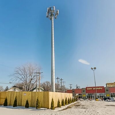 18 26 34M Kentsel Peyzaj Monopole Galvanizli Çelik Kendinden Destekli Dış Mekan 5G 4G Wifi Estetik Telekom Kulesi