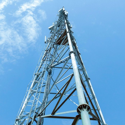 Otobüs Terminali Hub 5G için 44m 54m 66m 74Meter Sıcak Daldırma Galvanizli 3 Tüp Telekom Kulesi