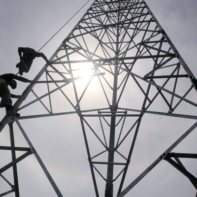 Kendini Destekleyen İnternet 5G Telekomünikasyon Anten 3 Bacaklı Köşeli Çelik Kule