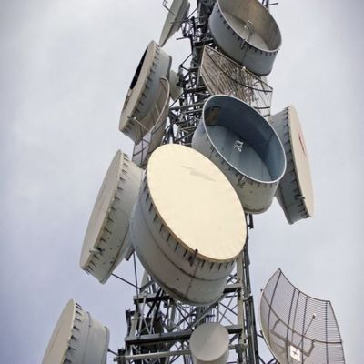 72m 4 Bacak Çelik Çerezli Köşeli Mobil Telekom Kulesi ASTM A36 A572 Gr50