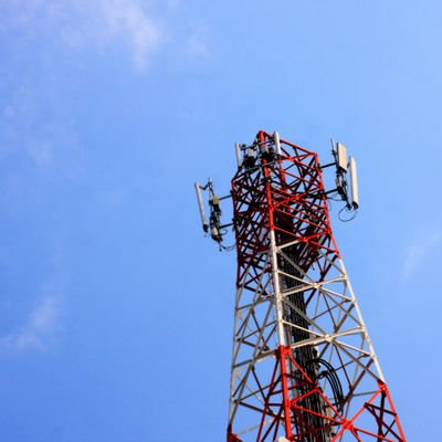 Mobil Wifi Ağı 4G 5G GSM Radyo Sinyalı 4 Bacak Köşe Çelik Telekom Kulesi Telekomünikasyon