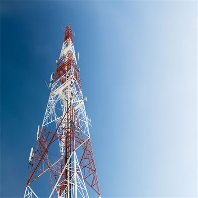 30m 40m 45m 50m 60m 80m Mikrodalga Kendiliğinden Desteklenen Çerez Kulesi 3 Bacak Köşe Çelik Anten Telekomünikasyon Kulesi