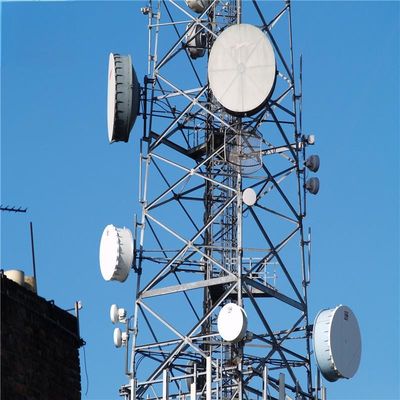 150 feet 200 feet kendi kendine desteklenen çelik kule Güneş paneli 50km Kablosuz ağlar Telekomünikasyon kulesi