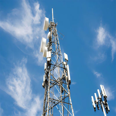 İletişim için 30m kendi kendini destekleyen ızgara kulesi GSM açılı çelik kule
