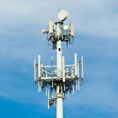 Monopole Tower, EN 1991-1-4 ve EN 1993-3-1 tasarım kodu ile hafif ve yüksek germe çelik sınıflarından inşa edilmiş bir telekom kulesidir.