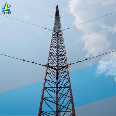 ANSI/TIA-222-G-H-F tasarım kodlarına dayanan minimal yapısal malzeme kullanımı ile yüksekliği en üst düzeye çıkarmak için tasarlanan Guyed Wire Tower