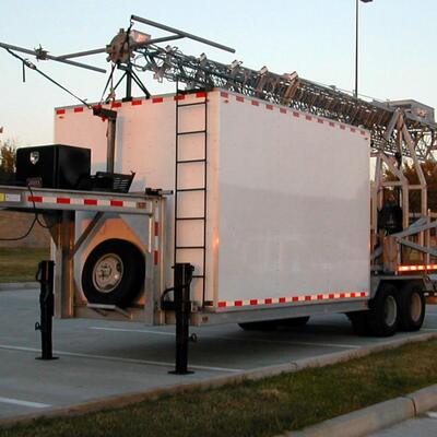 24m 25m 30m Mobil Kamyon Karavan Montajlı Aydınlatma Tekerlekli Tüplü Hücre Teleskoplu Çerez Anten İletişim Kulesi Mast