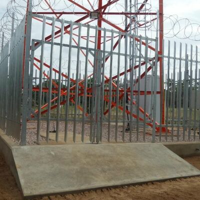 Enerji Depolamalı Kendinden Destekli Galvanizli 20 30 40M 4G 5G Direkli Güneş Enerjisi Anten Kulesi