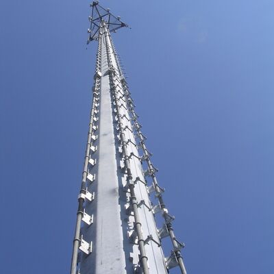 18 26 34M Kentsel Peyzaj Monopole Galvanizli Çelik Kendinden Destekli Dış Mekan 5G 4G Wifi Estetik Telekom Kulesi