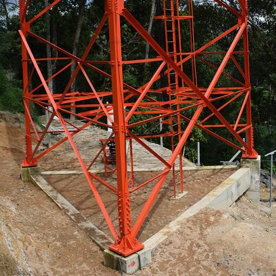 İletişim İletimi Telekom Çift Kullanımlı için 3 Ayaklı Açısal Özelleştirilmiş Çok Devreli Kafes Kule