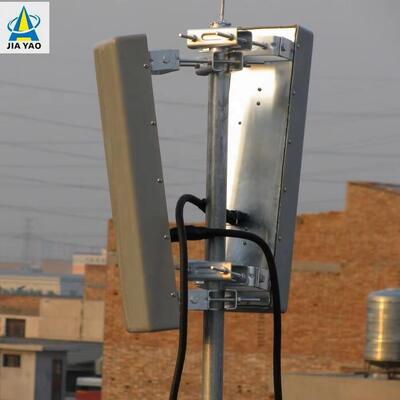 Küçük Taban Kaplama Alanı ve Galvanizli Çelik ile Kentsel 5G Küçük Hücre Yoğunlaştırması için 25M 30M 40m Hafif Çatı Üstü Monopol Kulesi