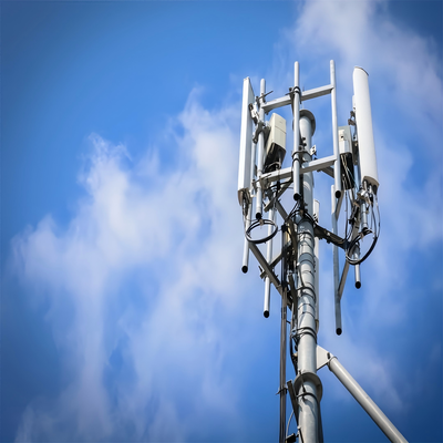 Küçük Taban Kaplama Alanı ve Galvanizli Çelik ile Kentsel 5G Küçük Hücre Yoğunlaştırması için 25M 30M 40m Hafif Çatı Üstü Monopol Kulesi
