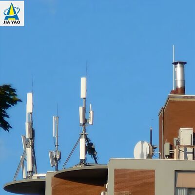 Küçük Taban Kaplama Alanı ve Galvanizli Çelik ile Kentsel 5G Küçük Hücre Yoğunlaştırması için 25M 30M 40m Hafif Çatı Üstü Monopol Kulesi