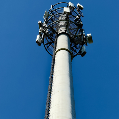 Kentsel Akıllı Şehir Baz İstasyonu için Dahili Tırmanma Merdiveni ve Bakım Platformu ile 20m-40m Endüstriyel Sınıf Monopole Telekom Kulesi